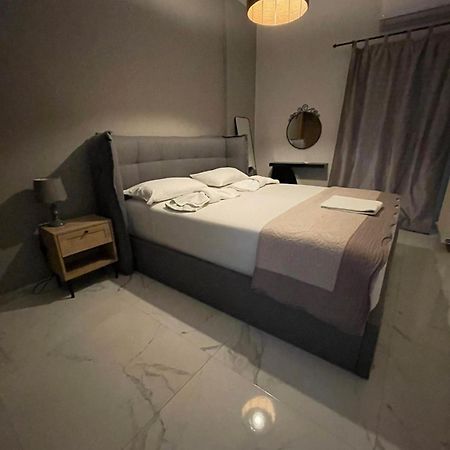 Anais Apartment Preveza Buitenkant foto